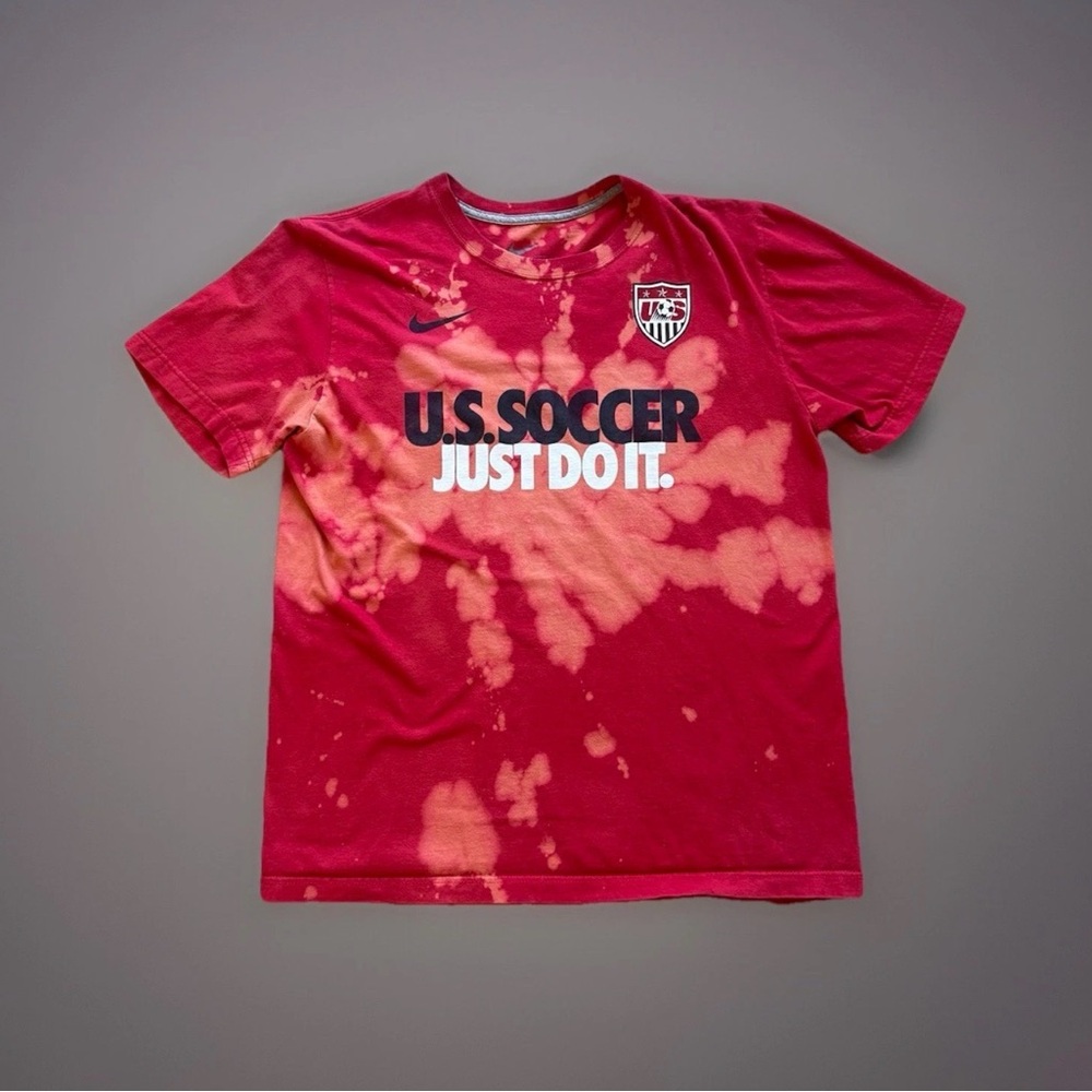 Nike U.S. Soccer Custom Bleach-Dye Graphic T-Shirt - Men’s Large